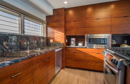 Waikiki Condo | Waikiki Shore 1000 Oceanfront 2 BD + Bonus BD 2 BA