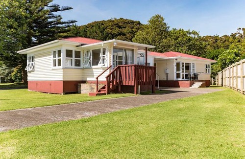 Paihia House | Waitangi Beach Unit A