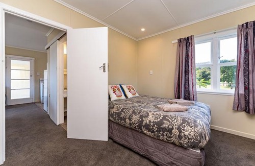 Paihia House | Waitangi Beach Unit A