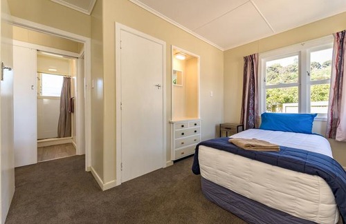 Paihia House | Waitangi Beach Unit A