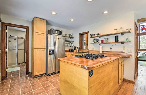 Waitsfield House | Waitsfield Vacation Rental w/Private Hot Tub