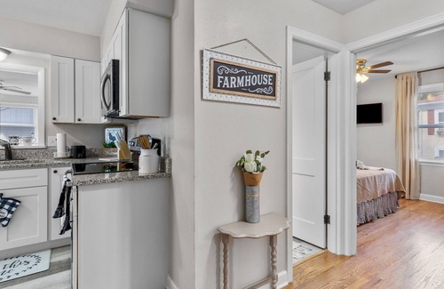 St. Charles Historic District House | Walk 2 Main Street > 2 Blocks > 5 Comfy Beds > Gorgeous