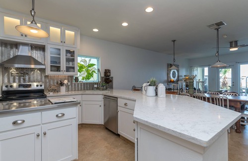 South Padre Island House | Walk Off the Patio and Onto the Beach!