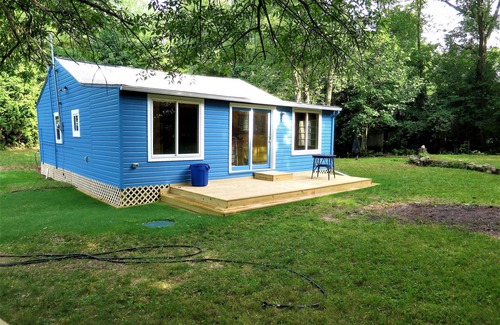 Malletts Bay Cottage | Walk Softly, There’s a Dream Here!