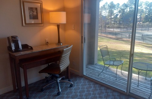 Kingsmill Apartment | Walk to beach by Busch Gardens, lovely room