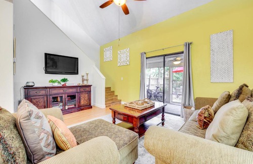 Vilano Beach Apartment | Walk to Beach Gem with Fenced Yard in St Augustine