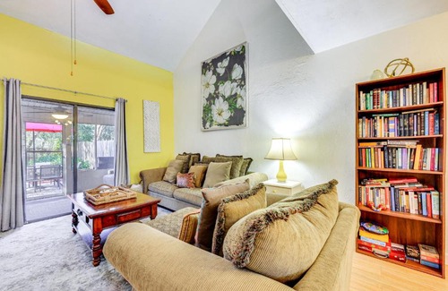 Vilano Beach Apartment | Walk to Beach Gem with Fenced Yard in St Augustine