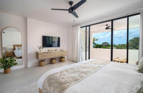 Lower Carlton Beach Apartment | Walk to Beach, NEW LUX 4BD Villa & Pool! Near Holetown
