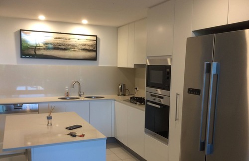 Coolangatta Resort | Walk to Beach/Restaurants. Private Ground level Courtyard. 5 Minutes to Airport