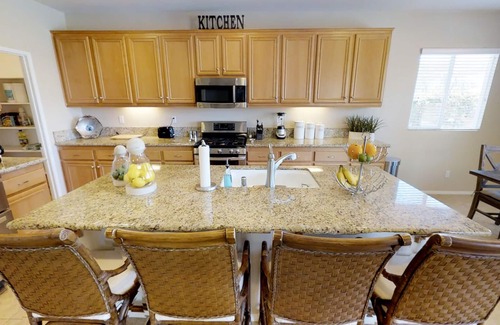 Indio House | Walk to Caochella, Beautiful home on the golf course, Private pool, Sleeps 10