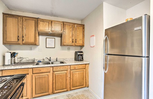 San Leon Villa | Walk to Coast: Galveston Bay Retreat w/Grill