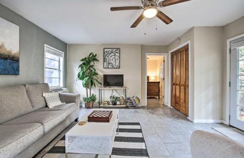 San Leon Villa | Walk to Coast Galveston Bay Retreat with Grill