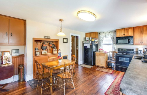 White Haven House | Walk to D&L Trailhead: Victorian Home w/Porch