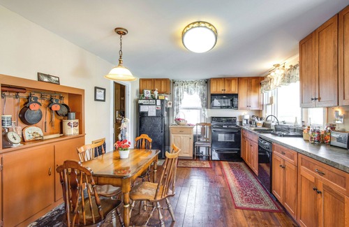 White Haven House | Walk to D&L Trailhead: Victorian Home w/Porch