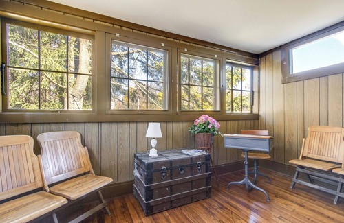 White Haven House | Walk to D&L Trailhead: Victorian Home w/Porch