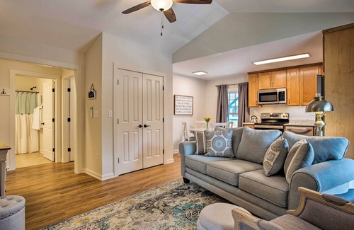 Saluda Apartment | Walk to Dining: Saluda Main Street Retreat!