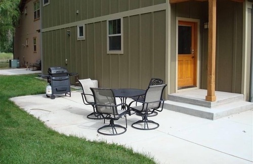 Durango House | Walk to Durango's downtown along the River Walk or hike Animas Mountain