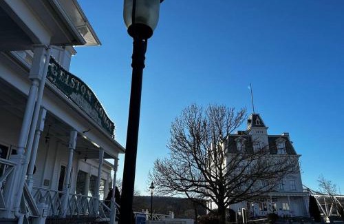 East Haddam Apartment | Walk To Goodspeed Opera House from this quaint 2 BDRM APT