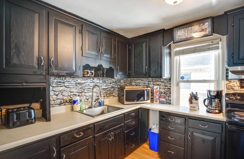 Fond du Lac House | Walk to Main St Fond du Lac: Retreat w/Yard
