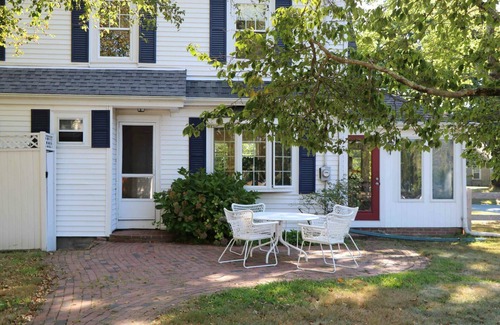 Wakefield-Peacedale House | Walk to Main Street Wakefield, 15 minutes to 3 beaches