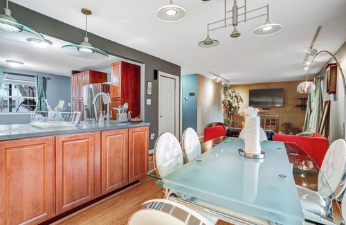 Aurora Highlands House | Walk to Metro-Near Washington DC-Amazon HQ-DCA Airport-Crystal City-Pentagon