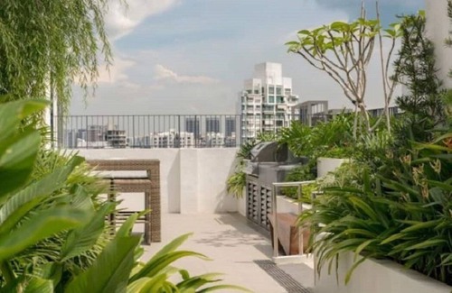 Thomson Road Apartment | Walk to Mt.Elizabeth, Splendid 2BR-2Bath (56sqm)