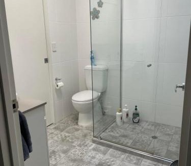 South Townsville Bed & Breakfast | Walk to Palmer B&B - U21