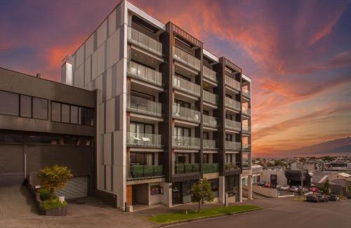 Grey Lynn Apartment | Walk To Ponsonby and K Road Quiet Home with Blackout Blinds for the perfect sleep