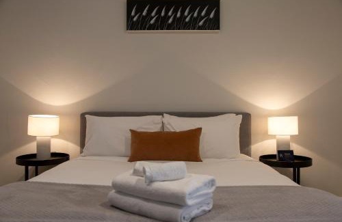 Grey Lynn Apartment | Walk To Ponsonby and K Road Quiet Home with Blackout Blinds for the perfect sleep