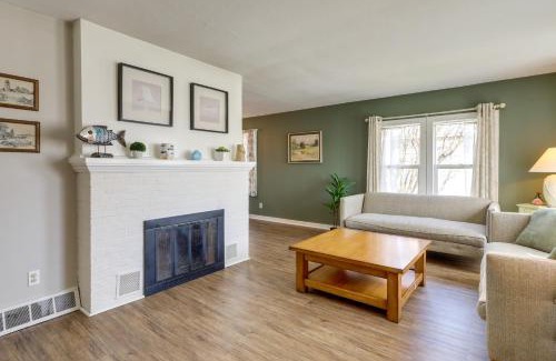 Mayfield House | Walk to Private Beach and Boat Launch Mayfield Home