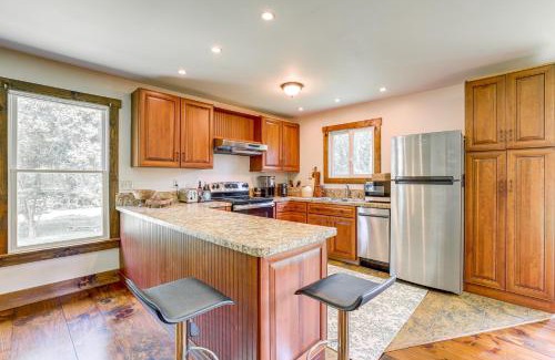 Finesville House | Walk to River Couples Retreat in Kintnersville!