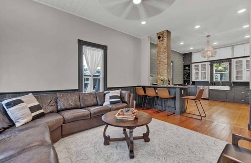 New Braunfels House | Walk to Schlitterbahn w/Firepit