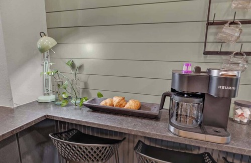 New Braunfels House | Walk to Schlitterbahn w/Firepit