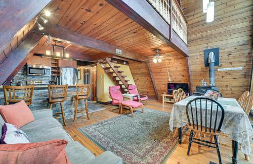 Hunter House | Walk to Ski Lift! Charming Hunter A-Frame