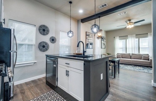 Nevada Street House | Walk to St. Paul Square & Downtown