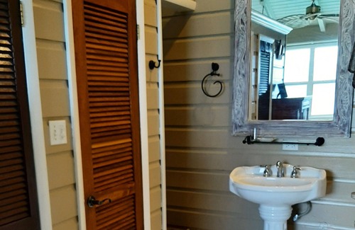 West End House | Walk to surf, Fiber Optic, short or long term stays overlooking Apple Bay