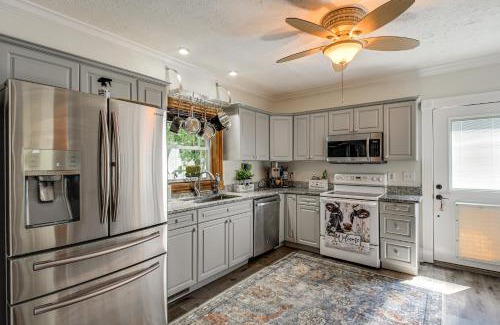 Pulaski House | Walk to UT Southern and Dtwn Pulaski Historic Home