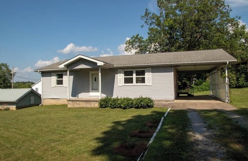 Alto Pass House | Walk to Weddings-Wineries-Trails, Family Friendly Home in Downtown Alto Pass