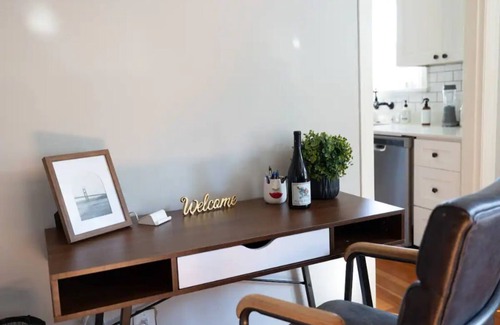 West Ridge House | Walk to Wineries & Restaurant’s!