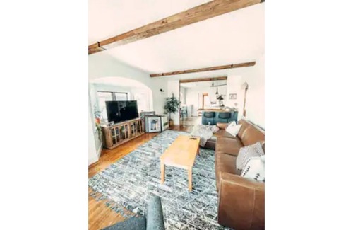 Petersburg House | Walkable 3 Bedroom Duplex with private Hot Tub, Porch, and Scenic Views