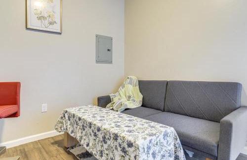 Newport Apartment | Walkable Apt in York St Historic District