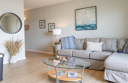 Wilmington Historic District Condo | Walkable Downtown Condo w/ Riverfront Balcony
