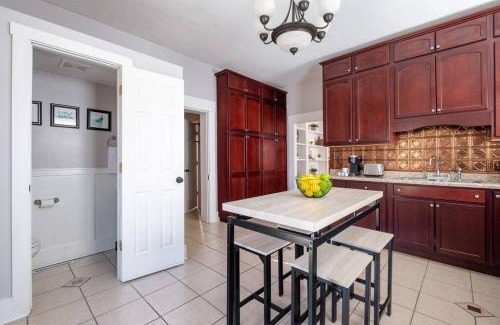 Columbus Apartment | Walkable Downtown Columbus Historic Home, FREE Bikes to use