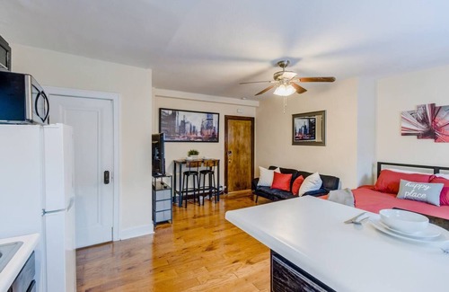 Quality Hill Apartment | Walkable Downtown KC*Private Parking