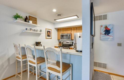 Frisco Apartment | Walkable Frisco Condo Mtn Views and Shared Hot Tub!