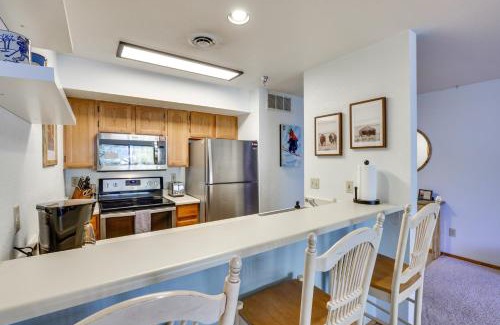 Frisco Apartment | Walkable Frisco Condo Mtn Views and Shared Hot Tub!