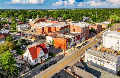 West Liberty House | Walkable Group Getaway with Bikes in West Liberty!