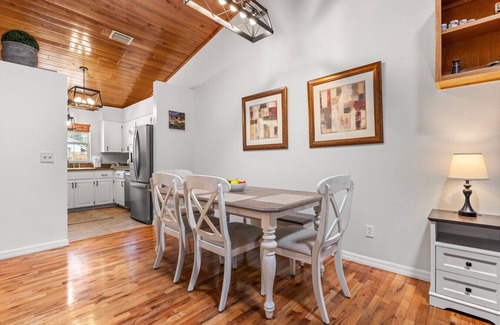 Mount Dora House | Walkable to downtown Mount Dora | Pet-Friendly