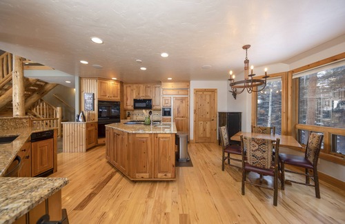 Historic District House | Walking distance to downtown Breck, stunning views, hot tub, foosball, arcade!