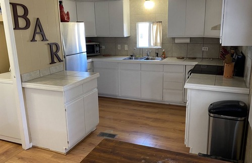 Eufaula House | Walking distance to sandy shores and boat ramp